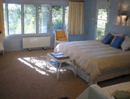Bimbimbi House - Accommodation Burleigh 1