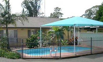 Flying Spur Motel - Accommodation Burleigh 2