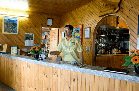 Barrier Reef Motel - Accommodation Burleigh 5
