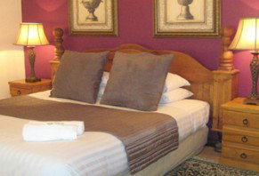 Mt Tamborine Stonehaven Manor - Accommodation Burleigh 3