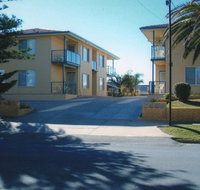 AA Madalena Court Holiday Apartments - Accommodation Burleigh