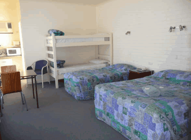 The Sands Motel - Accommodation Burleigh 1