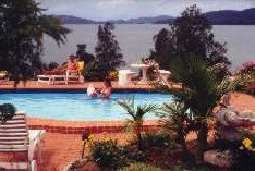 Galway Downs Lakeside Country House - Accommodation Burleigh 2