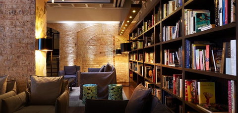 Harbour Rocks Hotel - Accommodation Burleigh 3