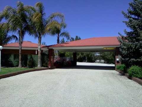 Golden Chain Border Gateway Motel - Accommodation Burleigh 0
