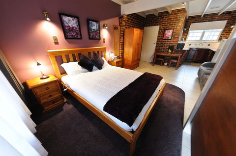 Greenvale Holiday Units - Accommodation Burleigh 4