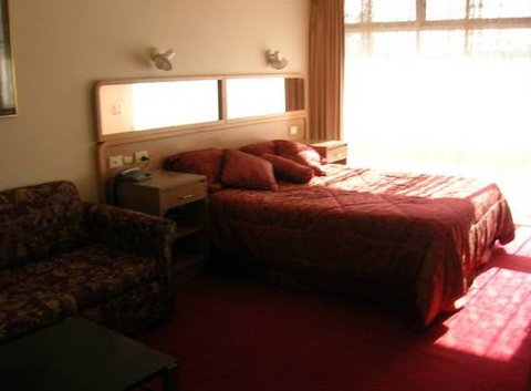 Peninsula Motor Inn And Tyabb Fly Inn - Accommodation Burleigh 1