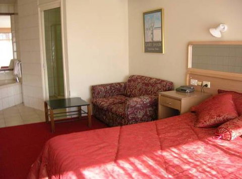 Peninsula Motor Inn And Tyabb Fly Inn - Accommodation Burleigh 3