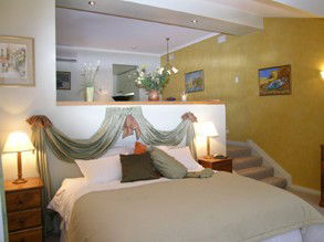 Van Dyk's At Tintagel - Accommodation Burleigh 2