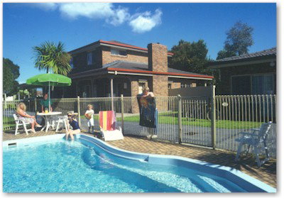 Southern Cross Holiday Apartments - Accommodation Burleigh 3