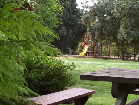 Surfcoast Retreat - Accommodation Burleigh 2