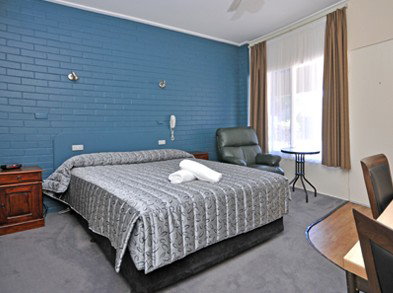 The Elm Motel - Accommodation Burleigh 1