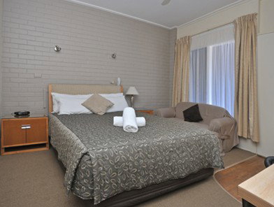 The Elm Motel - Accommodation Burleigh 2