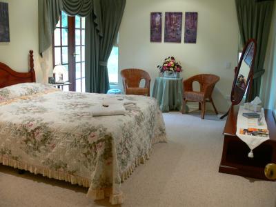 Armadale Cottage B And B - Accommodation Burleigh 2