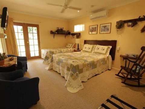 Armadale Cottage B And B - Accommodation Burleigh 4