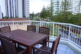 Santa Anne By The Sea - Accommodation Burleigh 8