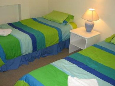 Spinnaker Quays - Accommodation Burleigh 1