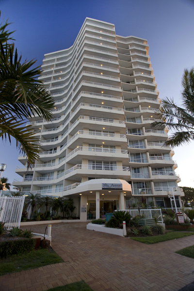 19th Avenue On The Beach - Accommodation Burleigh 7