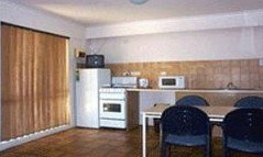 Alice Tourist Apartments - Accommodation Burleigh 2