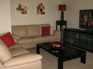 Beachfront Towers - Accommodation Burleigh 8