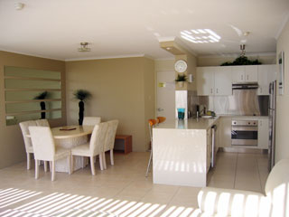 Beachfront Towers - Accommodation Burleigh 9