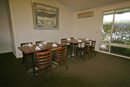 Red Cedars Motel - Accommodation Burleigh 1
