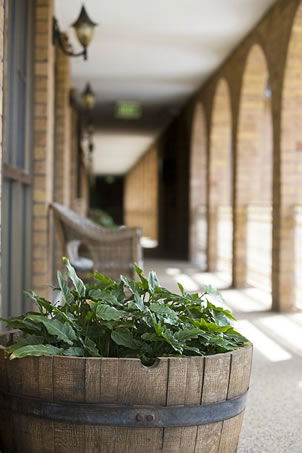 Cumberland Motor Inn - Accommodation Burleigh 4