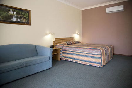 Cumberland Motor Inn - Accommodation Burleigh 6