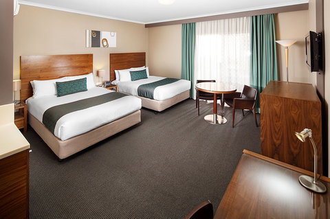 Quality Hotel Dickson - Accommodation Burleigh 0