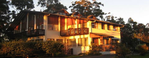 Chalet Swisse Spa Retreat - Accommodation Burleigh 4