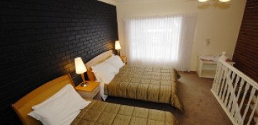 Comfort Inn The International - Accommodation Burleigh 4
