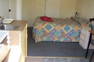 Beach Motor Inn - Accommodation Burleigh 3