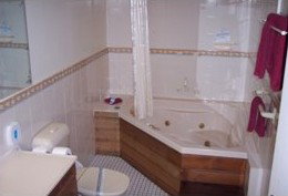 Beach Motor Inn - Accommodation Burleigh 4