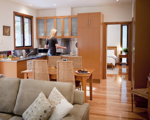 Cladich Pavilions - Accommodation Burleigh 2