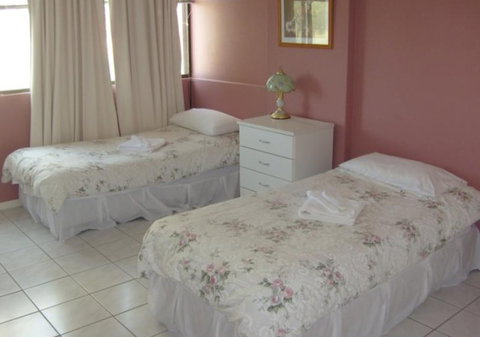 Queensleigh Holiday Apartments - Accommodation Burleigh 3