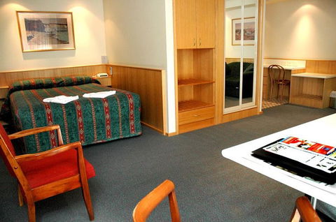 Nirebo Motel - Accommodation Burleigh 2