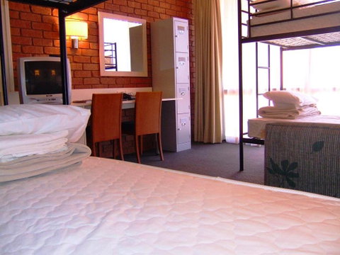 Alice In The Territory - Accommodation Burleigh 5