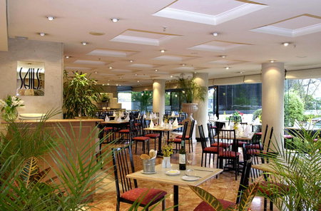 Bayview On The Park Hotel - Accommodation Burleigh 3