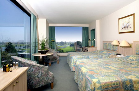 Bayview On The Park Hotel - Accommodation Burleigh 4