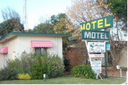 COHUNA MOTOR INN - Accommodation Burleigh 0