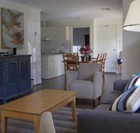 Saltaire Yellow - Accommodation Burleigh