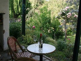 McCaffrey Cottage - Accommodation Burleigh 0