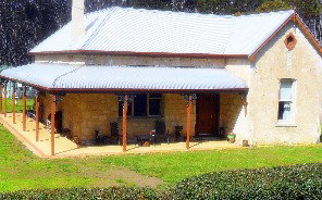 Dudley Villa - Accommodation Burleigh 1
