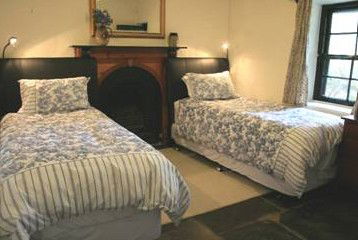 McCaffrey Cottage - Accommodation Burleigh 2