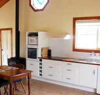 The Old Oak Bed and Breakfast - The Shearing Quarters - Accommodation Burleigh