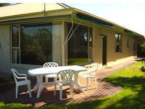 Riverfront Retreat - Accommodation Burleigh 6