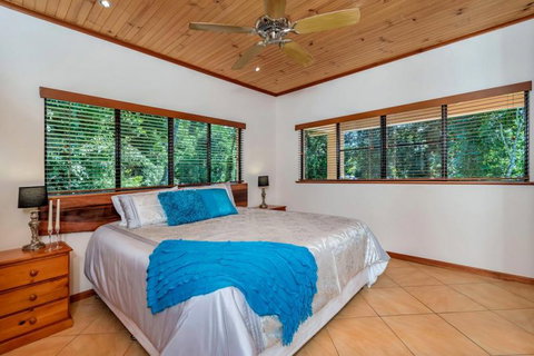 Platypus Springs Rainforest Retreat - Accommodation Burleigh 15