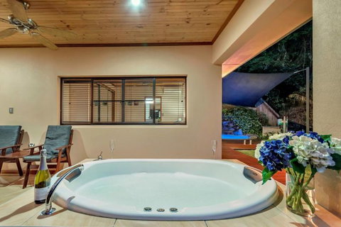 Platypus Springs Rainforest Retreat - Accommodation Burleigh 7