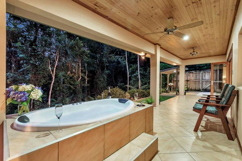 Platypus Springs Rainforest Retreat - Accommodation Burleigh 8