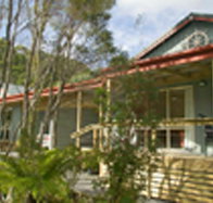 Crays Accommodation - The Esplanade - Accommodation Burleigh